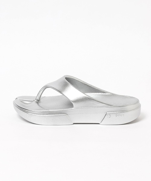 PAES（ペイズ）の「【Paes（ぺイズ）】FLIP FLOP Coサンダル（サンダル・レディース・シルバー・MEDIUM/SMALL）」の6枚目の写真