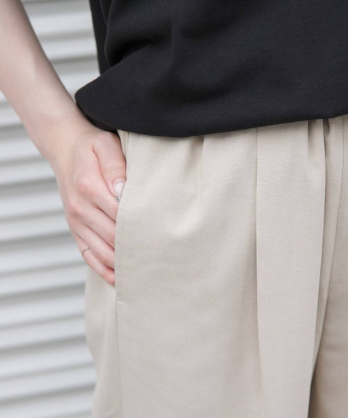 FORK&SPOON（フォークアンドスプーン）の「FORK&SPOON　ドライオックスイージーパンツ（その他パンツ・レディース・ベージュ/ブラック・1/2）」の14枚目の写真