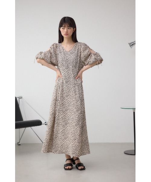 AZUL by moussy(アズールバイマウジー)の「パフスリーブワンピース(ワンピース・レディース・ホワイト系その他/ブラック・SMALL/MEDIUM)」の21枚目の写真