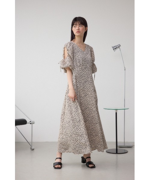 AZUL by moussy(アズールバイマウジー)の「パフスリーブワンピース(ワンピース・レディース・ホワイト系その他/ブラック・SMALL/MEDIUM)」の20枚目の写真