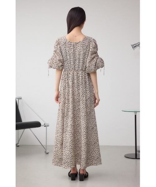 AZUL by moussy(アズールバイマウジー)の「パフスリーブワンピース(ワンピース・レディース・ホワイト系その他/ブラック・SMALL/MEDIUM)」の17枚目の写真