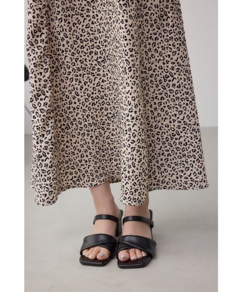 AZUL by moussy(アズールバイマウジー)の「パフスリーブワンピース(ワンピース・レディース・ホワイト系その他/ブラック・SMALL/MEDIUM)」の13枚目の写真