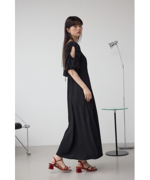 AZUL by moussy(アズールバイマウジー)の「パフスリーブワンピース(ワンピース・レディース・ホワイト系その他/ブラック・SMALL/MEDIUM)」の11枚目の写真