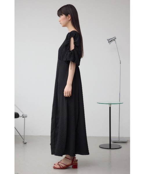 AZUL by moussy(アズールバイマウジー)の「パフスリーブワンピース(ワンピース・レディース・ホワイト系その他/ブラック・SMALL/MEDIUM)」の8枚目の写真