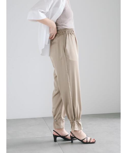 Te chichi（テチチ）の「サテンドロストヘムパンツ（その他パンツ・レディース・カーキ/モカ・F）」の11枚目の写真