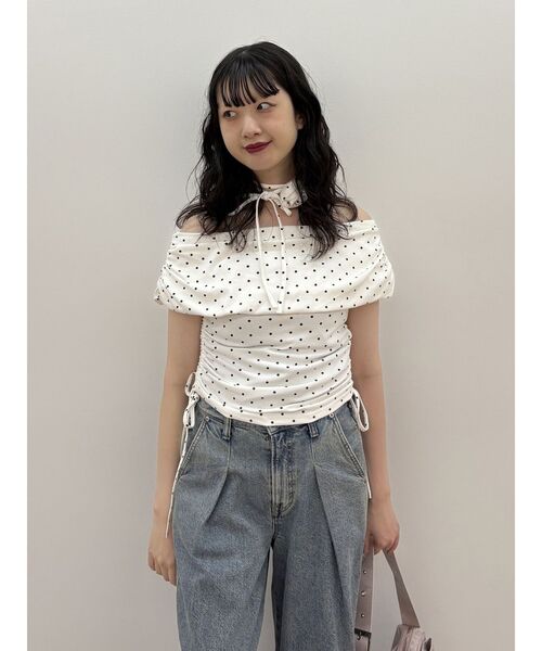 jouetie（ジュエティ）の「コサージュオフショルトップス（Tシャツ/カットソー・レディース・オフホワイト/ブラック・MEDIUM）」の5枚目の写真