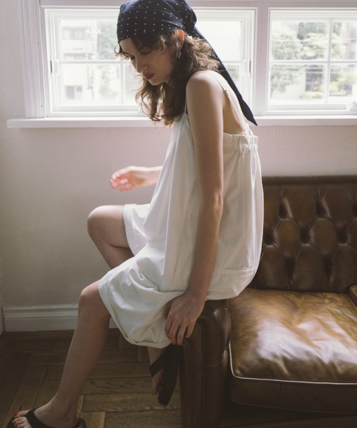 HANNE(アン)の「ストラップショートオールインワン(つなぎ/オールインワン・レディース・ホワイト/ブラック・SMALL/MEDIUM)」の13枚目の写真