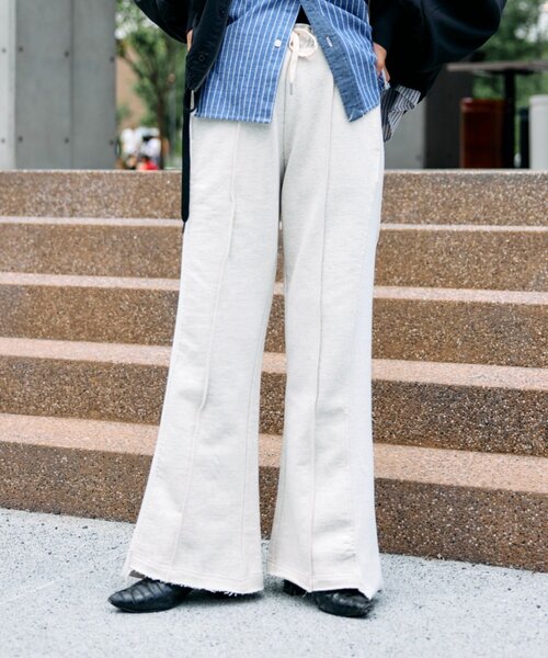 etsinta（エシンタ）の「etsintaリメイクフレアパンツ（スウェットパンツ・レディース・ブラック/オフホワイト/レッド/ブルー・ONE SIZE）」の5枚目の写真