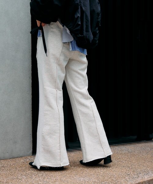 etsinta（エシンタ）の「etsintaリメイクフレアパンツ（スウェットパンツ・レディース・ブラック/オフホワイト/レッド/ブルー・ONE SIZE）」の9枚目の写真