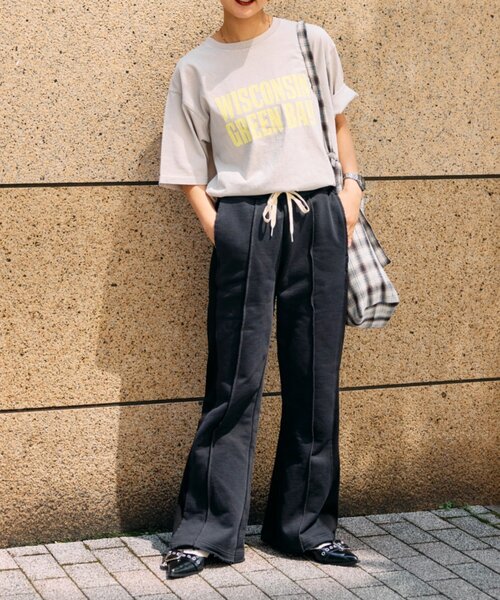 etsinta（エシンタ）の「etsintaリメイクフレアパンツ（スウェットパンツ・レディース・ブラック/オフホワイト/レッド/ブルー・ONE SIZE）」の20枚目の写真