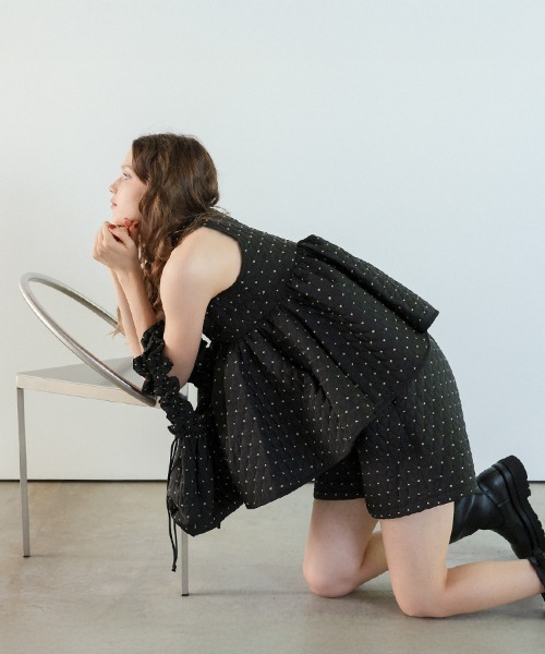 新品 タグ付き Aménochihare 撥水 キルティング ショートパンツ 新品 タグ付き Aménochihare 撥水 キルティング ショートパンツ