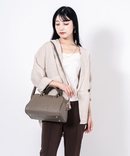 AULENTTI（オウレンティ）の「【AULENTTI/オウレンティ】2WAY レザー ミニボストンバッグ イタリア製（ボストンバッグ・レディース・ブラック/ダークベージュ/ベージュ・FREE）」の3枚目の写真