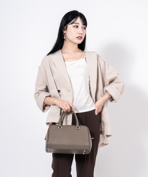 AULENTTI（オウレンティ）の「【AULENTTI/オウレンティ】2WAY レザー ミニボストンバッグ イタリア製（ボストンバッグ・レディース・ブラック/ダークベージュ・FREE）」の11枚目の写真