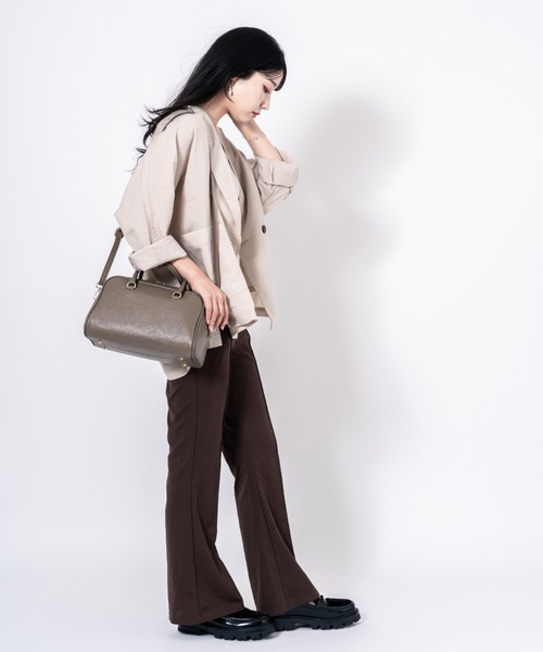 AULENTTI（オウレンティ）の「【AULENTTI/オウレンティ】2WAY レザー ミニボストンバッグ イタリア製（ボストンバッグ・レディース・ブラック/ダークベージュ・FREE）」の16枚目の写真