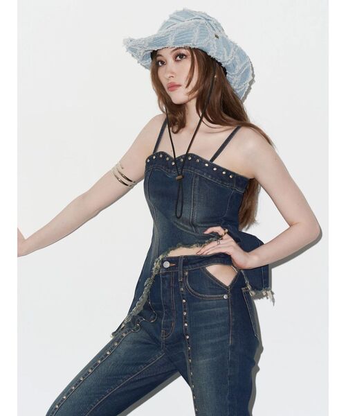 EVRIS(エヴリス)の「スタッズオープンウエストフレアデニムパンツ【セットアップ着用可能】(デニムパンツ・レディース・ライトブルー/インディゴブルー・MEDIUM/SMALL)」の8枚目の写真