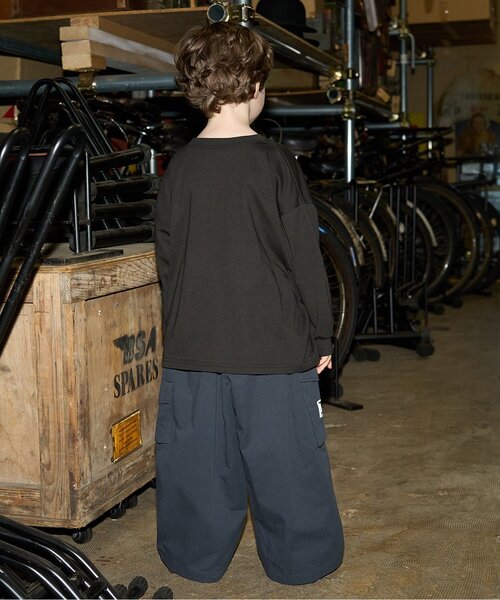 b・ROOM（ビールーム）の「【MNCM】【カイテキ天竺】ロゴプリントビッグTシャツ（Tシャツ/カットソー・キッズ・オフホワイト/ブラック/カーキ/ネイビー・140cm/130cm/120cm/110cm/150cm）」の19枚目の写真