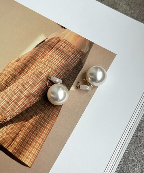 DouDou（ドゥドゥ）の「【インフルエンサーOKOCHI企画】18ｍｍパールイヤリング（ピアス（両耳用）・レディース・ゴールド・FREE）」の3枚目の写真