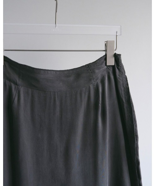 anuke(アンヌーク)の「anuke Mellow Maxi Skirt(スカート・レディース・グレー/ライトブルー・38/36)」の9枚目の写真