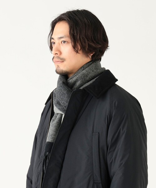 B:MING by BEAMS(ビーミングバイビームス)の「ウール ビッグ ストール(ユニセックス)(マフラー・メンズ・ベージュ/ブラック/ネイビー・ONE SIZE)」の4枚目の写真