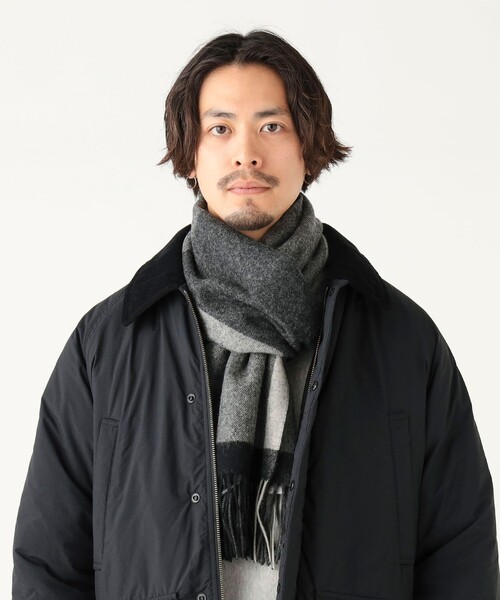 B:MING by BEAMS(ビーミングバイビームス)の「ウール ビッグ ストール(ユニセックス)(マフラー・メンズ・ベージュ/ブラック/ネイビー・ONE SIZE)」の2枚目の写真
