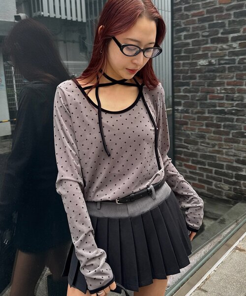 mline（エムライン）の「[mline]チョーカーベロアトップス（Tシャツ/カットソー・レディース・ブラック/ピンク/アイボリー/ホワイト系その他/チャコールグレー・FREE）」の9枚目の写真