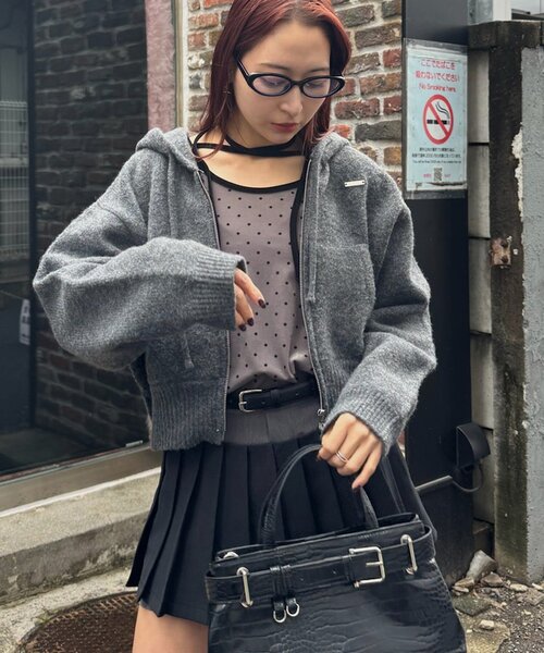 mline（エムライン）の「[mline]チョーカーベロアトップス（Tシャツ/カットソー・レディース・ブラック/ピンク/アイボリー/ホワイト系その他/チャコールグレー・FREE）」の10枚目の写真