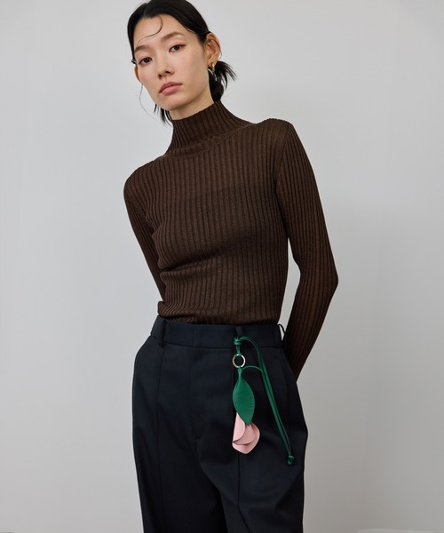 ROPE'(ロペ)の「ラメタートルリブプルオーバー/イージーケア(ニット/セーター・レディース・ブラック/ブラウン/ベージュ系その他・FREE)」の4枚目の写真