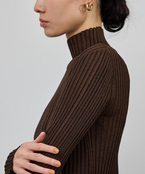 ROPE'(ロペ)の「ラメタートルリブプルオーバー/イージーケア(ニット/セーター・レディース・ブラック/ブラウン/ベージュ系その他・FREE)」の5枚目の写真