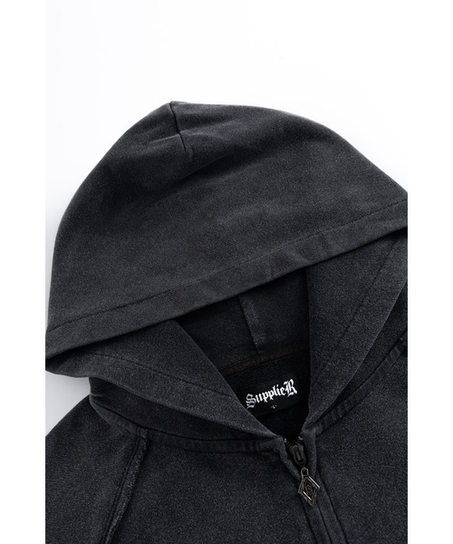 SUPPLIER(サプライヤー)の「ジップフーディ|Dagger Leather Patch Zip Hoodie|SUPPLIER(パーカー・メンズ・ブラック/カーキ/ベージュ・SMALL/MEDIUM/LARGE/X-LARGE/XX-LARGE)」の7枚目の写真
