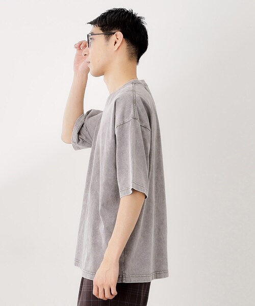 THE SHOP TK (ザ ショップ ティーケー )の「ヴィンテージライク フェード5分袖Tシャツ 【ビッグシルエット/洗濯機OK】(Tシャツ/カットソー・メンズ・グレー/ライトベージュ・04/03/02)」の3枚目の写真