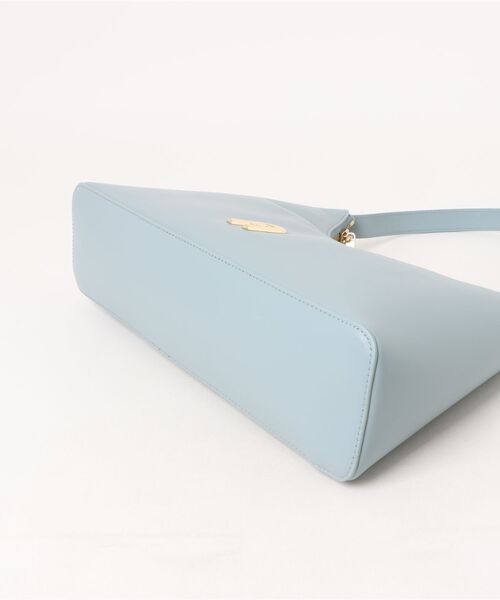 FURLA(フルラ)の「フルラ ディアマンテ ショルダーバッグ S(トートバッグ・レディース・サンドベージュ/ブラック/ライトブルー・ONE SIZE)」の13枚目の写真