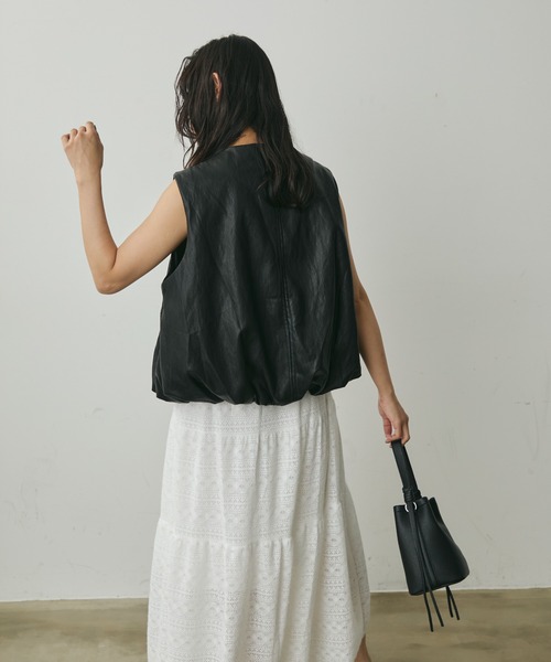 Lunea（ルネア）の「ノーカラーバルーンベスト（ベスト・レディース・ブラウン/ブラック・FREE）」の12枚目の写真