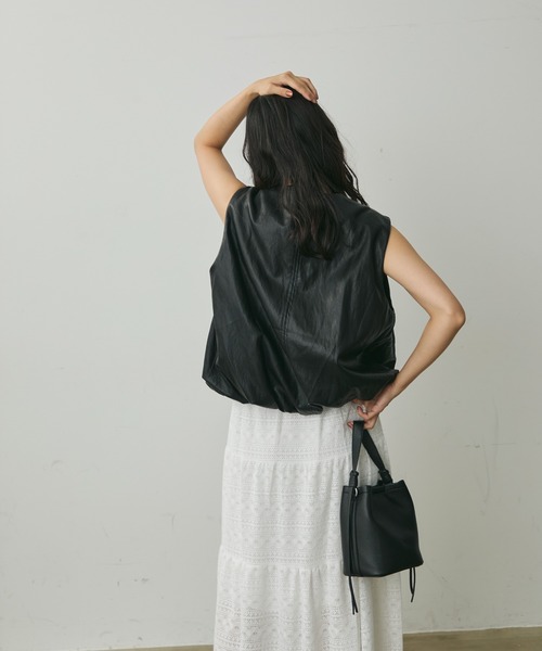 Lunea（ルネア）の「ノーカラーバルーンベスト（ベスト・レディース・ブラウン/ブラック・FREE）」の13枚目の写真