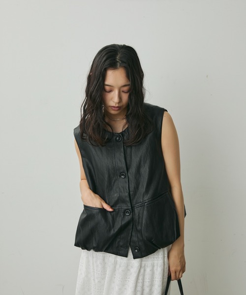 Lunea（ルネア）の「ノーカラーバルーンベスト（ベスト・レディース・ブラウン/ブラック・FREE）」の16枚目の写真