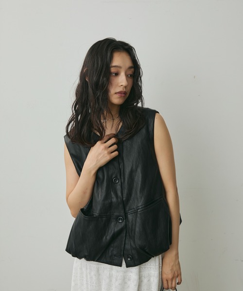 Lunea（ルネア）の「ノーカラーバルーンベスト（ベスト・レディース・ブラウン/ブラック・FREE）」の18枚目の写真