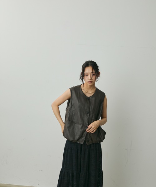 Lunea（ルネア）の「ノーカラーバルーンベスト（ベスト・レディース・ブラウン/ブラック・FREE）」の7枚目の写真