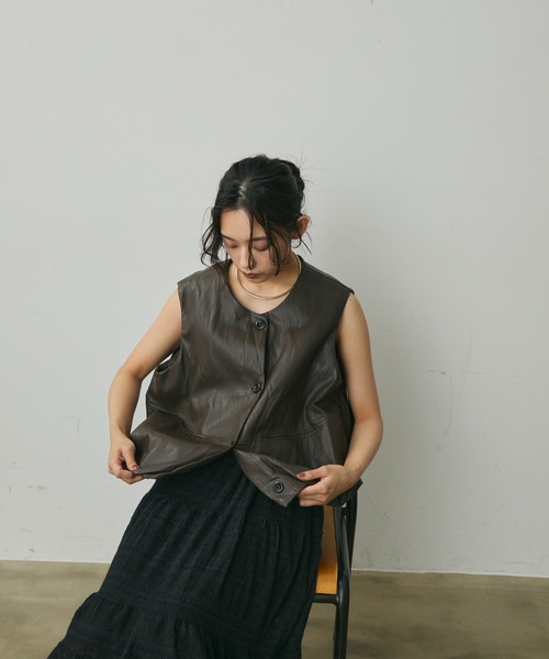 Lunea（ルネア）の「ノーカラーバルーンベスト（ベスト・レディース・ブラウン/ブラック・FREE）」の9枚目の写真