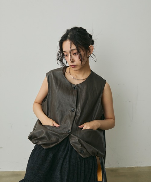 Lunea（ルネア）の「ノーカラーバルーンベスト（ベスト・レディース・ブラウン/ブラック・FREE）」の3枚目の写真