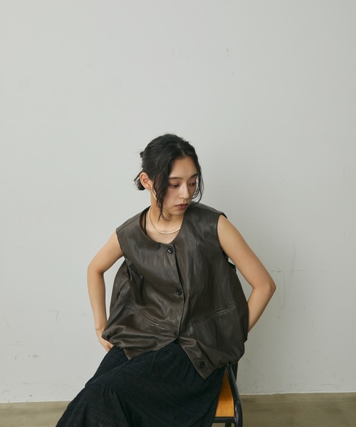 Lunea（ルネア）の「ノーカラーバルーンベスト（ベスト・レディース・ブラウン/ブラック・FREE）」の5枚目の写真