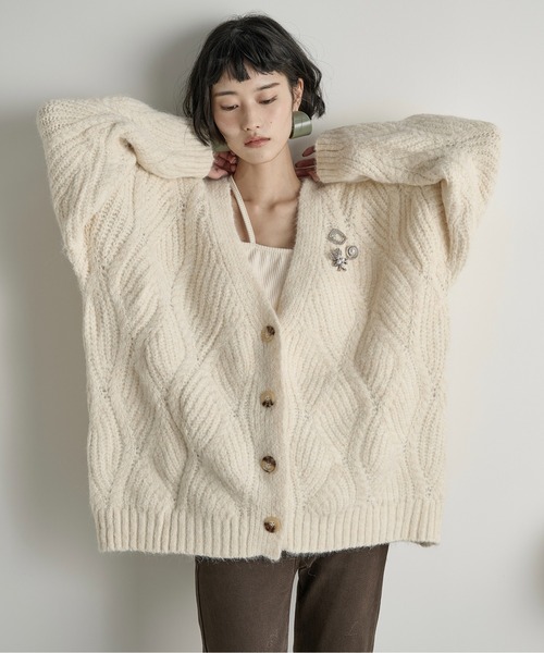YILON カーディガン　アイボリー THE YOn（ザヨン）の「ブラッシュドニットVネックカーディガン