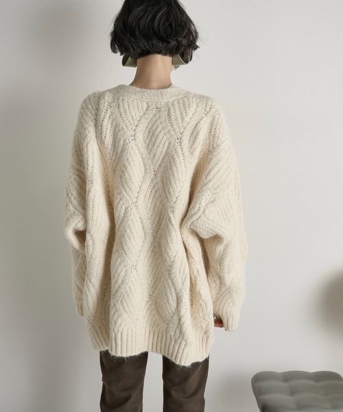 THE YOn（ザヨン）の「ブラッシュドニットVネックカーディガン