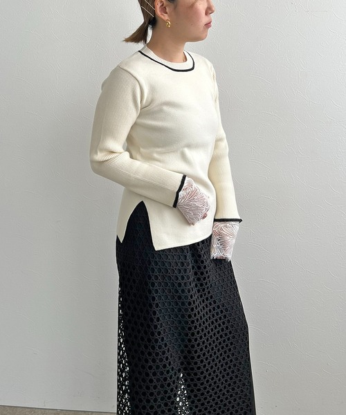 LHELBIE(レルビエ)の「カフスレースニットトップス(ニット/セーター・レディース・ネイビー/ブラック/アイボリー・M)」の12枚目の写真