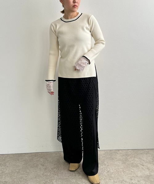 LHELBIE(レルビエ)の「カフスレースニットトップス(ニット/セーター・レディース・ネイビー/ブラック/アイボリー・M)」の4枚目の写真