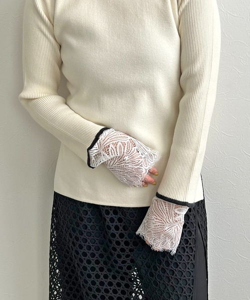 LHELBIE(レルビエ)の「カフスレースニットトップス(ニット/セーター・レディース・ネイビー/ブラック/アイボリー・M)」の15枚目の写真