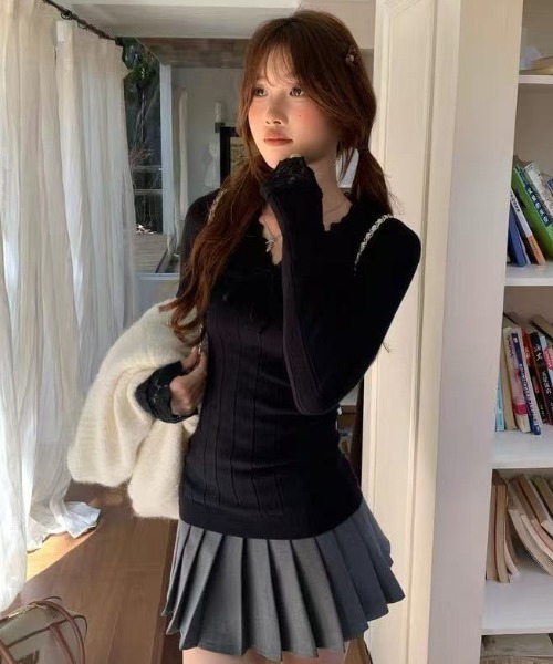 AsRiRe(アスリレイ)の「25aw レース付き/vネックニットトップス(ニット/セーター・レディース・グレー/アイボリー/ブラック・M)」の12枚目の写真