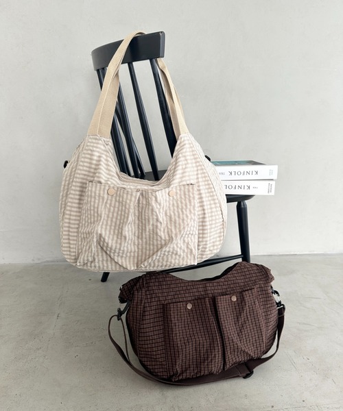 MYMOOD.(マイムード)の「【A4収納可能】チェック柄2WAYショルダーバッグ(ショルダーバッグ・レディース・ベージュ/ブラック/レッド/ブラウン・FREE)」の16枚目の写真