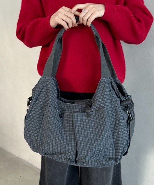 MYMOOD.(マイムード)の「【A4収納可能】チェック柄2WAYショルダーバッグ(ショルダーバッグ・レディース・ベージュ/ブラック/レッド/ブラウン・FREE)」の10枚目の写真