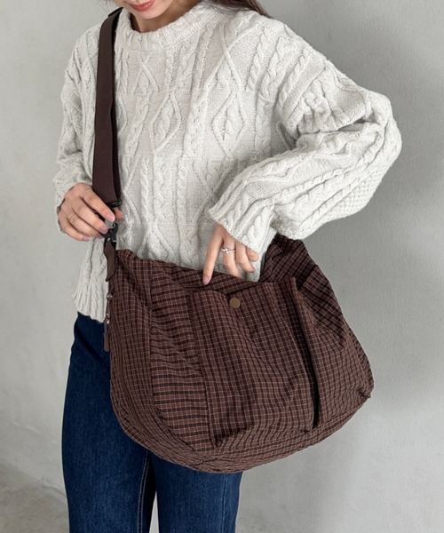 MYMOOD.(マイムード)の「【A4収納可能】チェック柄2WAYショルダーバッグ(ショルダーバッグ・レディース・ベージュ/ブラック/レッド/ブラウン・FREE)」の22枚目の写真