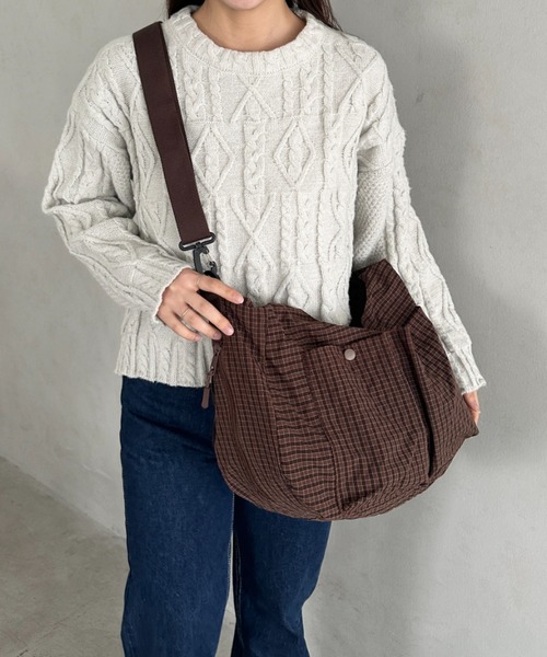 MYMOOD.(マイムード)の「【A4収納可能】チェック柄2WAYショルダーバッグ(ショルダーバッグ・レディース・ベージュ/ブラック/レッド/ブラウン・FREE)」の21枚目の写真