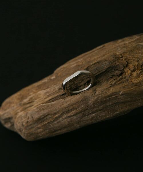 SMELLY（スメリー）の「SMELLY so’　flat surface pinky ring（リング・レディース・シルバー・4）」の3枚目の写真